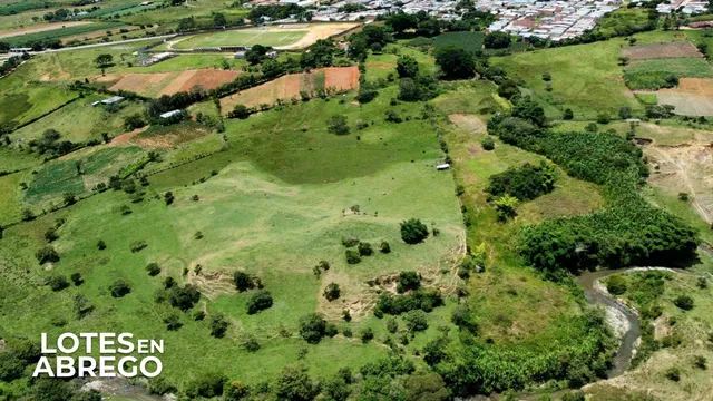 ¿Vale la pena invertir en un lote en Ábrego?